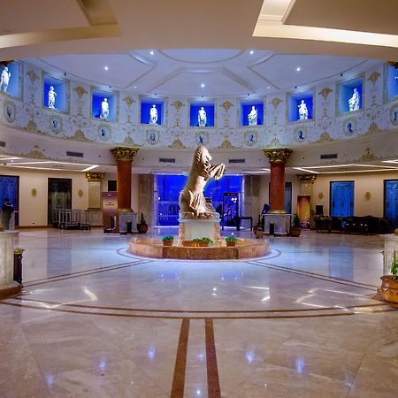 Titanic Palace Families And Couples Only ฮูร์กาดา ภายนอก รูปภาพ Lobby of the hotel