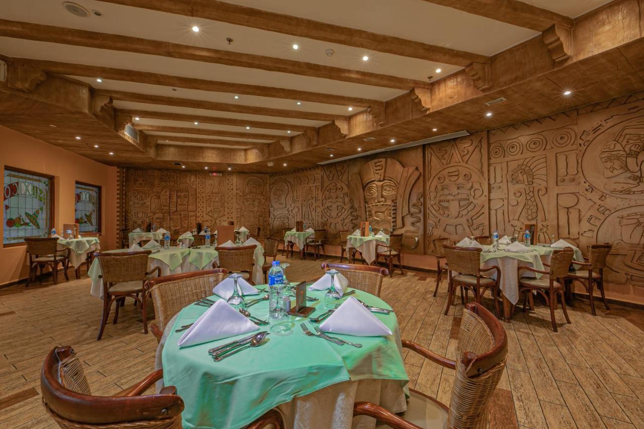 Titanic Palace Families And Couples Only ฮูร์กาดา ภายนอก รูปภาพ The restaurant at the resort