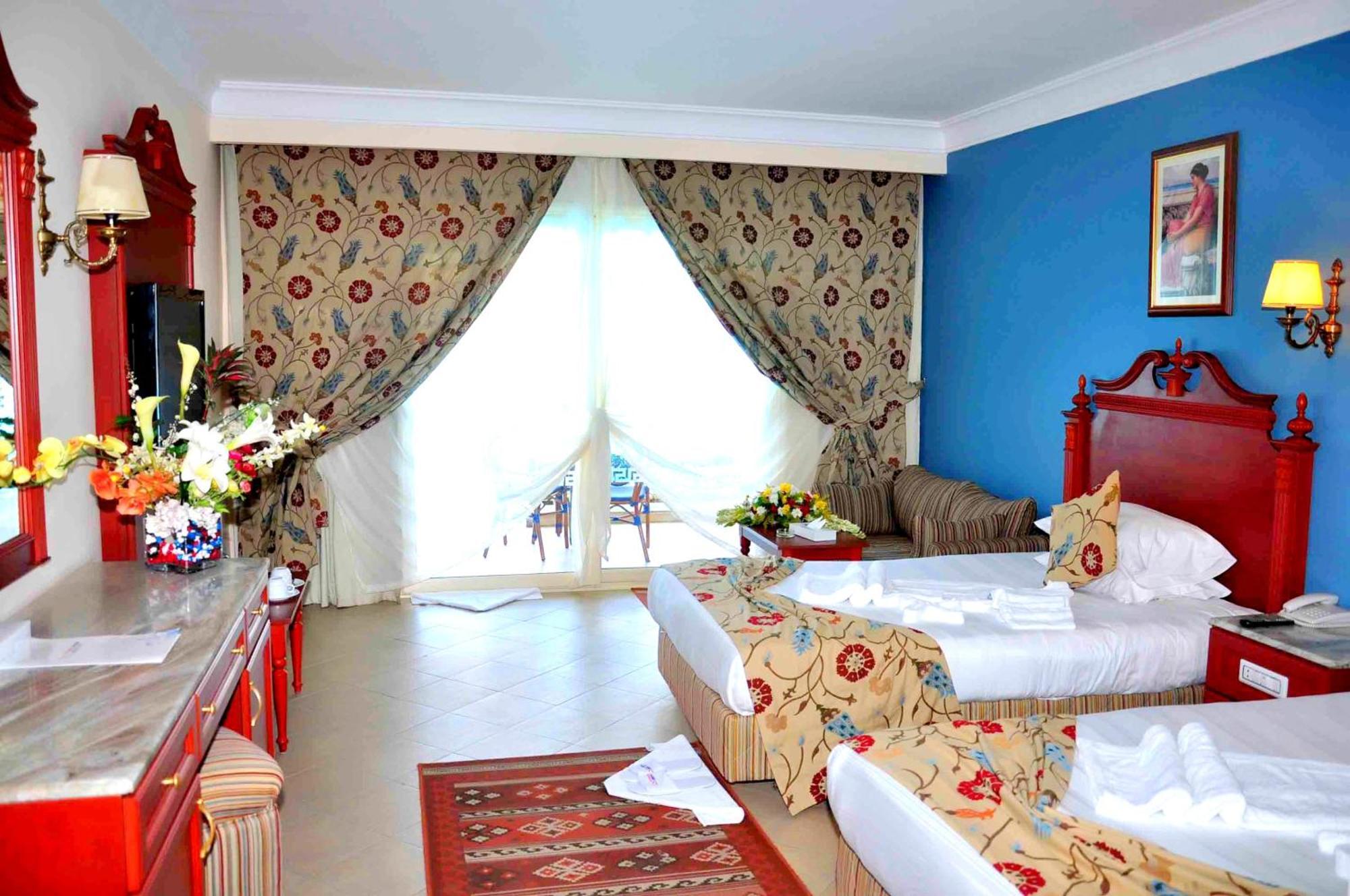 Titanic Palace Families And Couples Only ฮูร์กาดา ภายนอก รูปภาพ A room at the hotel